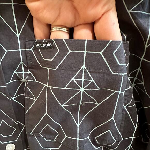 NEW Volcom Warbler Printed Regular Fit Button-Down Shirt, Sz Small (DD) - Picture 5 of 10